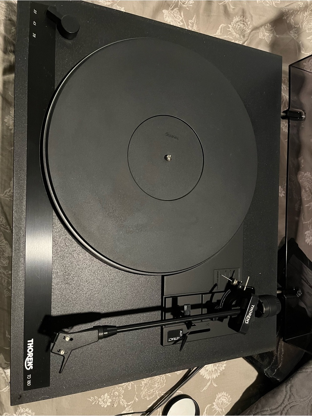 Thorens TD 160 High-Fidelity  belt drive Turntable - Black